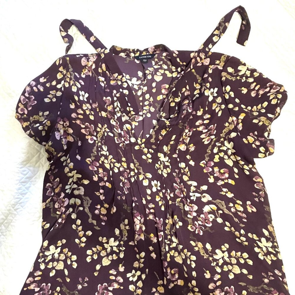 Lands' End Size18 Maroon with a Floral Pattern & Short Sleeves